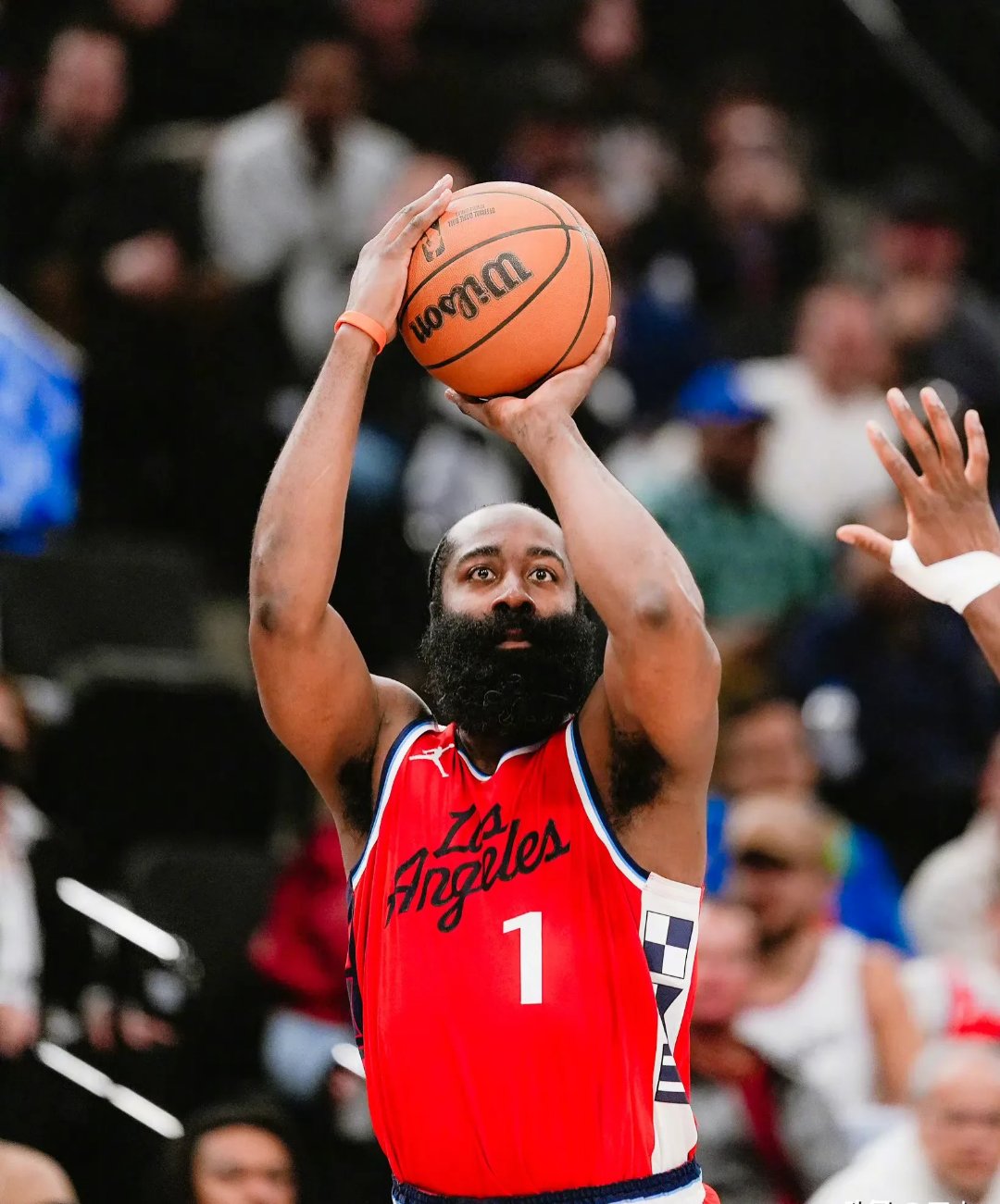 爱游戏-包含今晨突围战来临；萨克拉门托国王围绕NBA常规赛止住颓势；质疑声仍在；更衣室氛围转暖的词条