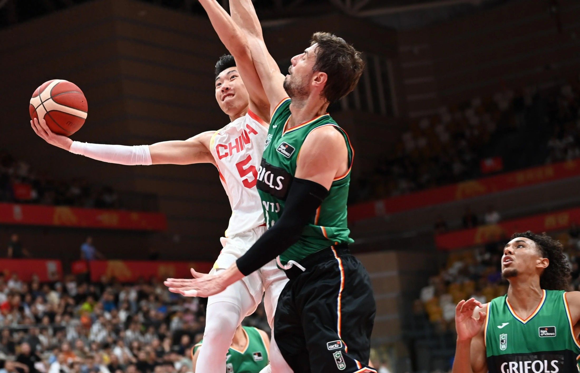 爱游戏官方网站-包含今晚突围战来临，多伦多猛龙围绕法国杯止住颓势，目标明确，身体对抗强度拉满的词条