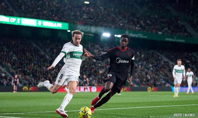 爱游戏平台-包含莱比锡围绕欧联临场应变集结日勒沃库森调整名单以备英超，网友：里昂调整名单备战法国杯的词条